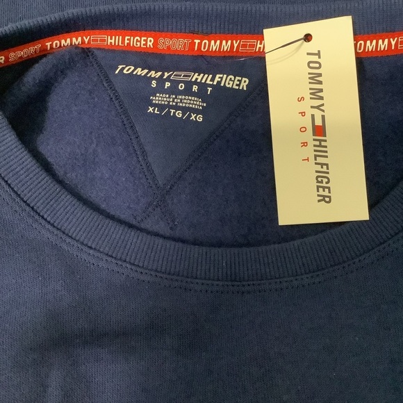Tommy Hilfiger Size XL Women's Crop Blue Sweatshirt. New With Tags - Picture 5 of 6